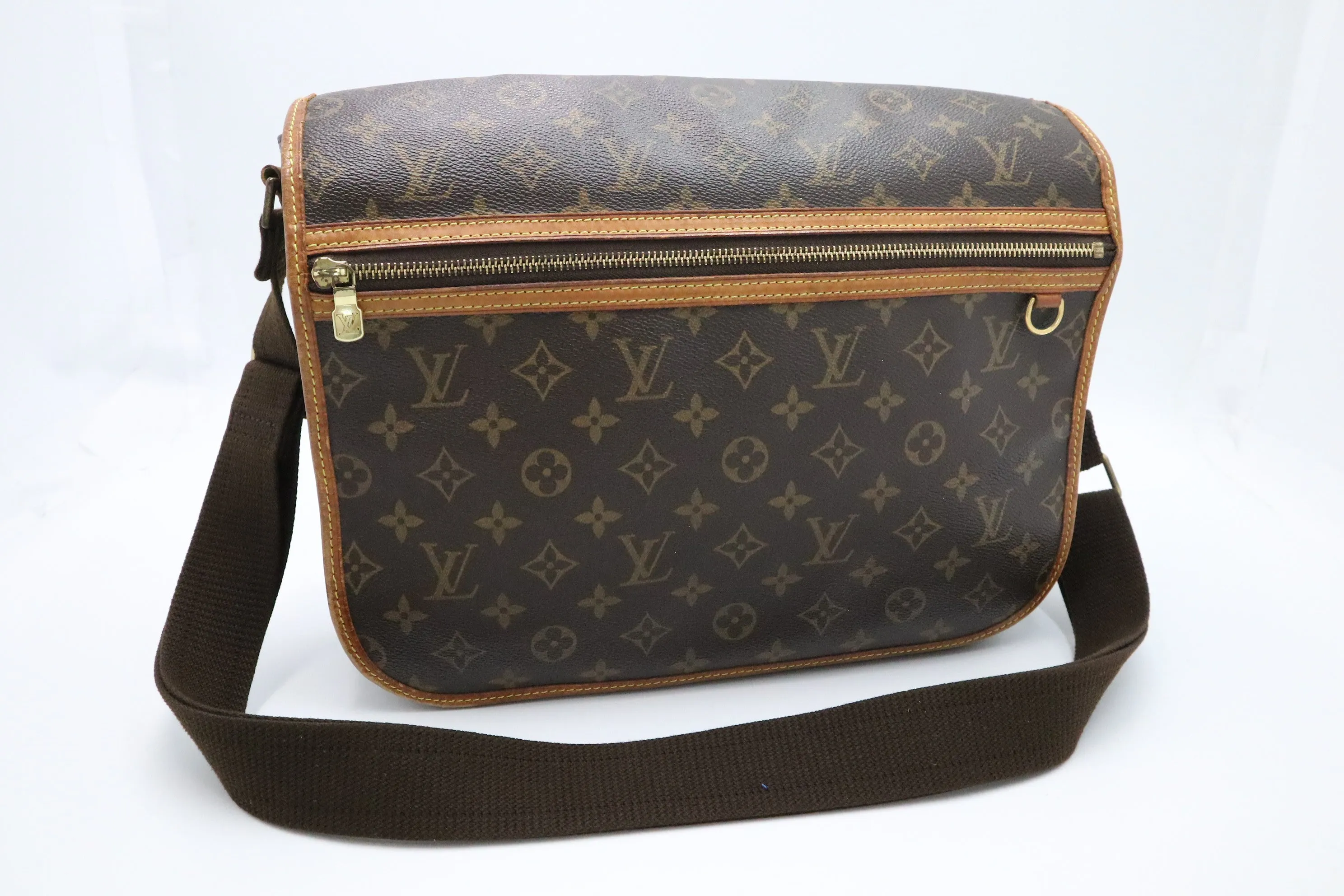 Louis Vuitton Messenger Bosphore MM in Monogram Canvas