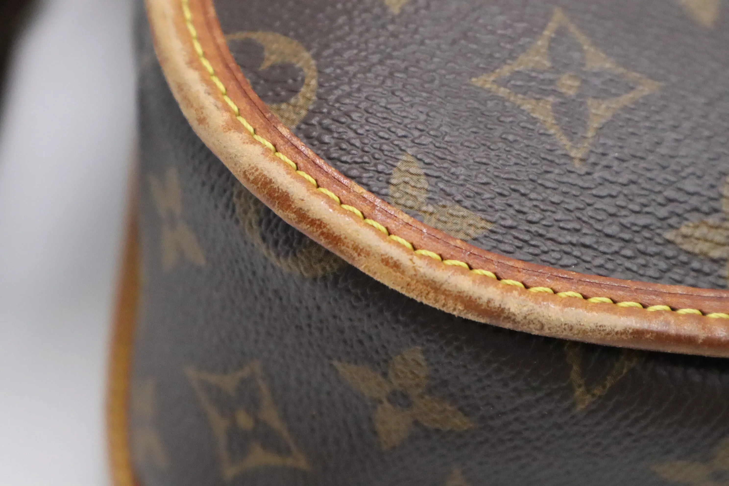 Louis Vuitton Messenger Bosphore MM in Monogram Canvas